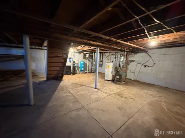 $2,400 | 903 Park Avenue, Freehold, NJ 07728