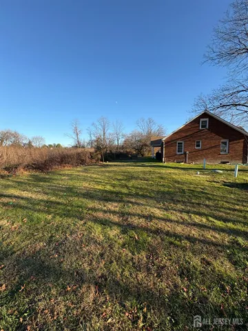 $2,400 | 903 Park Avenue, Freehold, NJ 07728