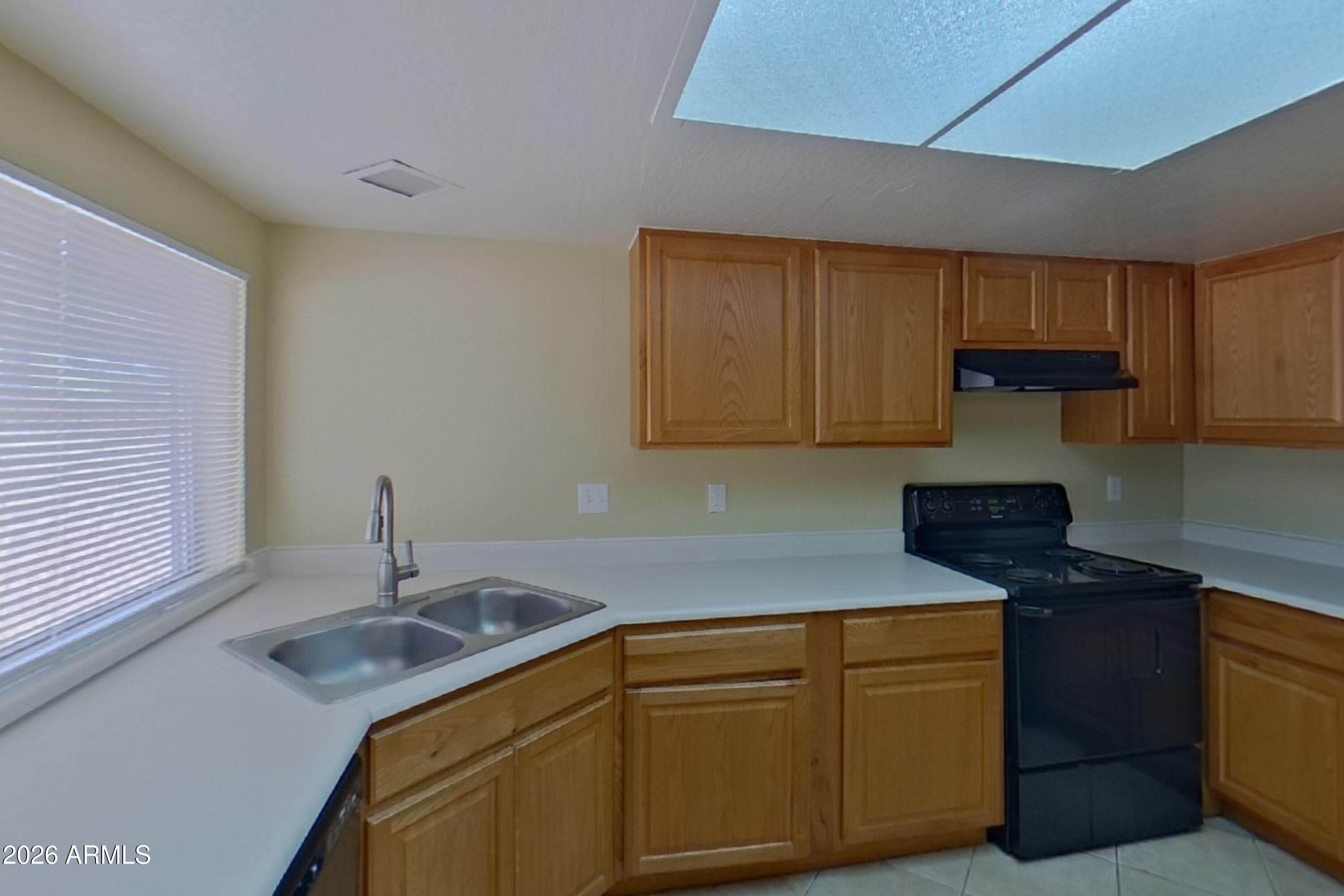 2403 South Evergreen Road Tempe, AZ 85282 - Photo 5 of 16