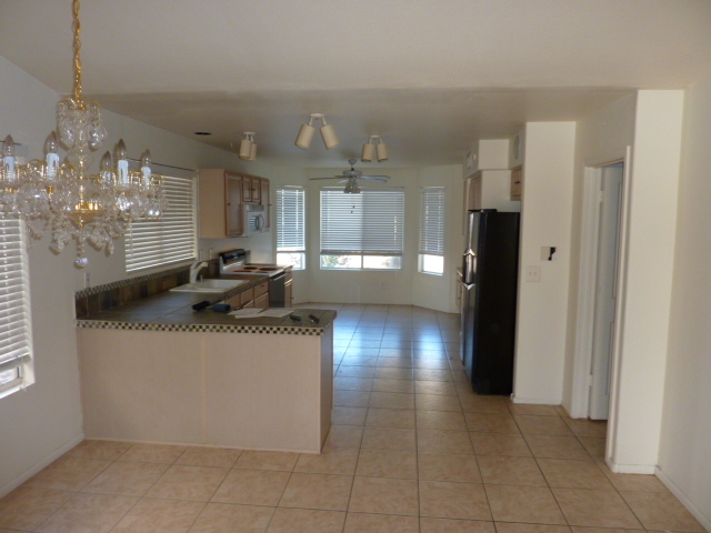 3113 East Escuda Road Phoenix, AZ 85050 - Photo 2 of 9 KITCHEN