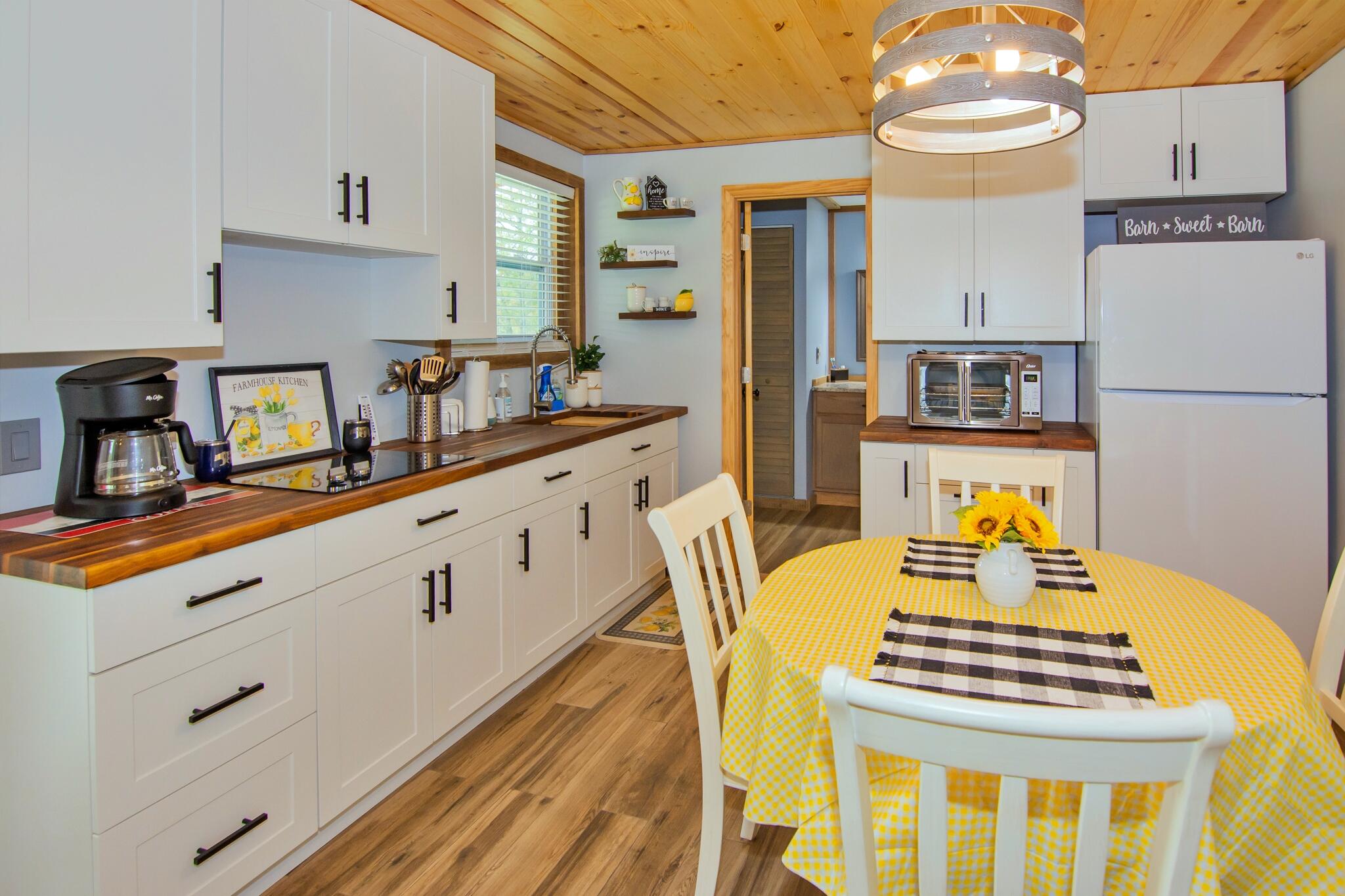1152 Brier Branch Road Graysville, TN 37338 - Photo 8 of 55 Kitchen and Dining