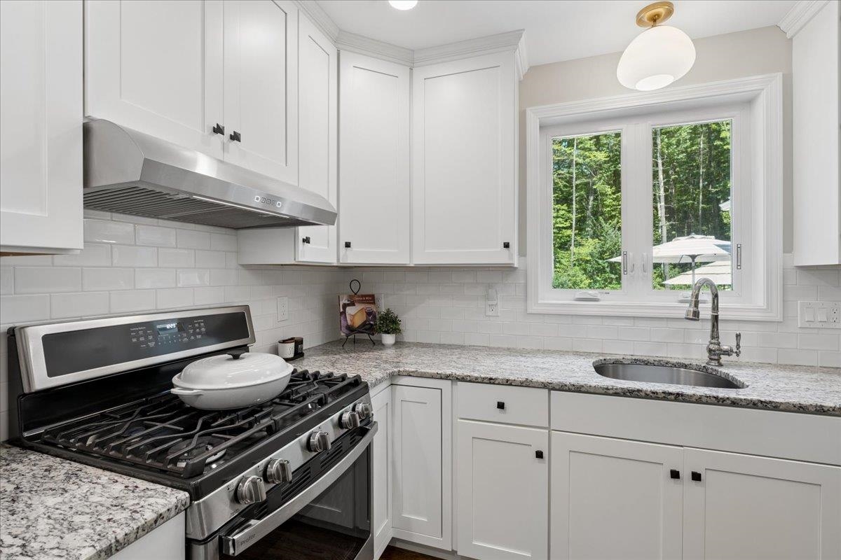 42 Laurel Hill Road Hollis, NH 03049 - Photo 9 of 53 Gallery Image 9