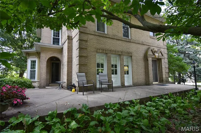 $239,900 | 821 North Madison Street, Litchfield, IL 62056