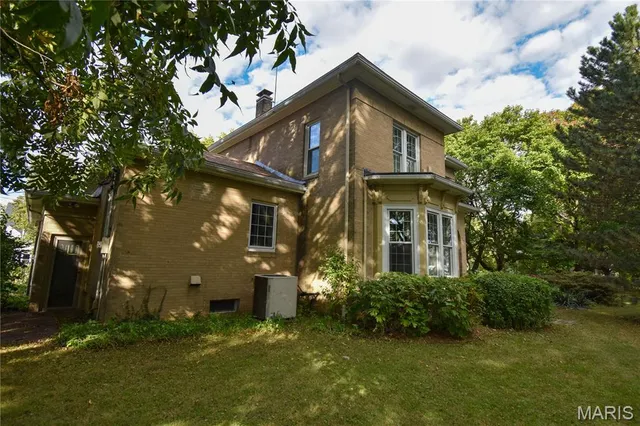 $239,900 | 821 North Madison Street, Litchfield, IL 62056