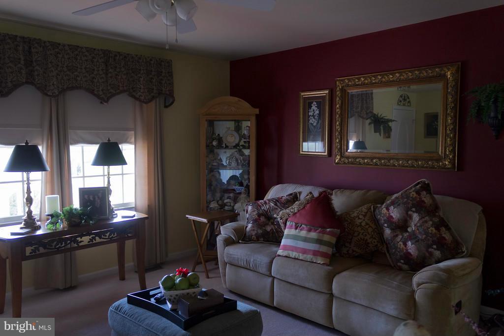 11462 Reed Circle Ridgely, MD 21660 - Photo 7 of 20 Living Room