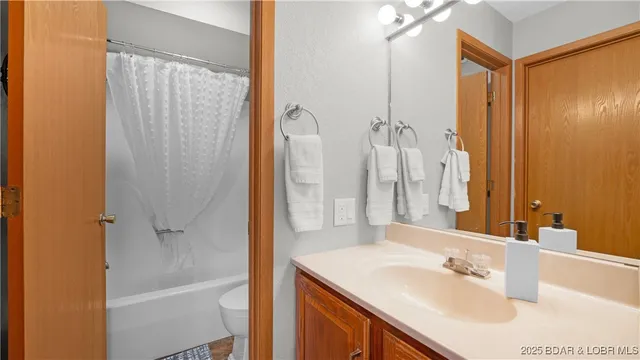 $290,000 | 2500 Bay Point Lane, Unit 645, Osage Beach, MO 65065