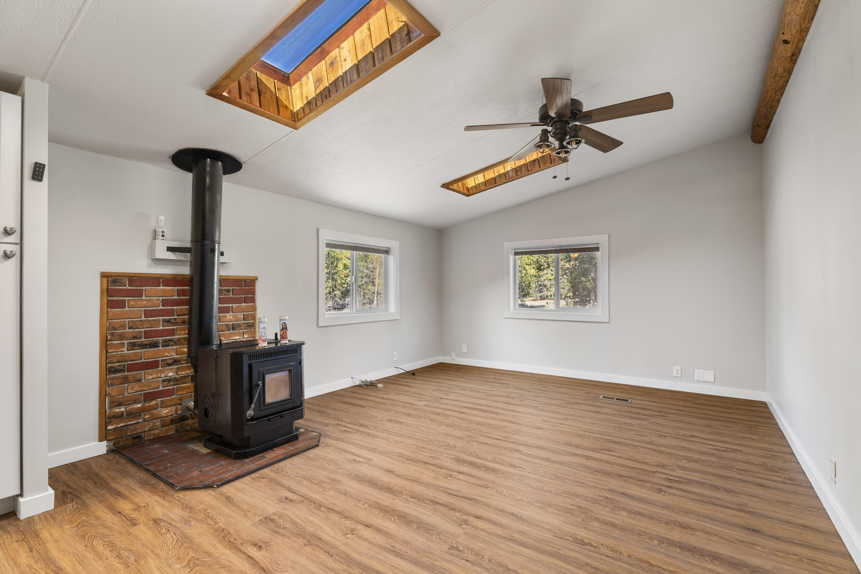 16052 Eagles Nest Road La Pine, OR 97739 - Photo 7 of 22