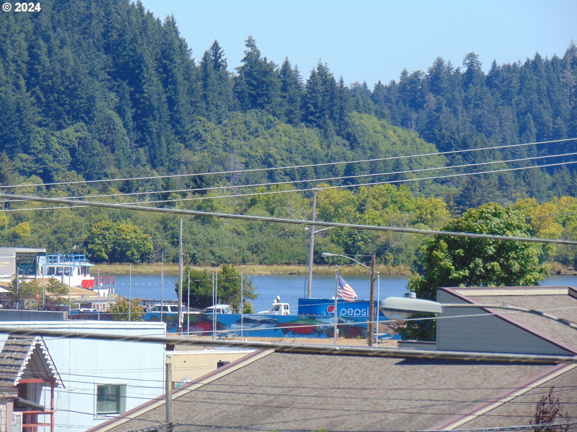 442 Elm Avenue Reedsport, OR 97467 - Photo 4 of 8
