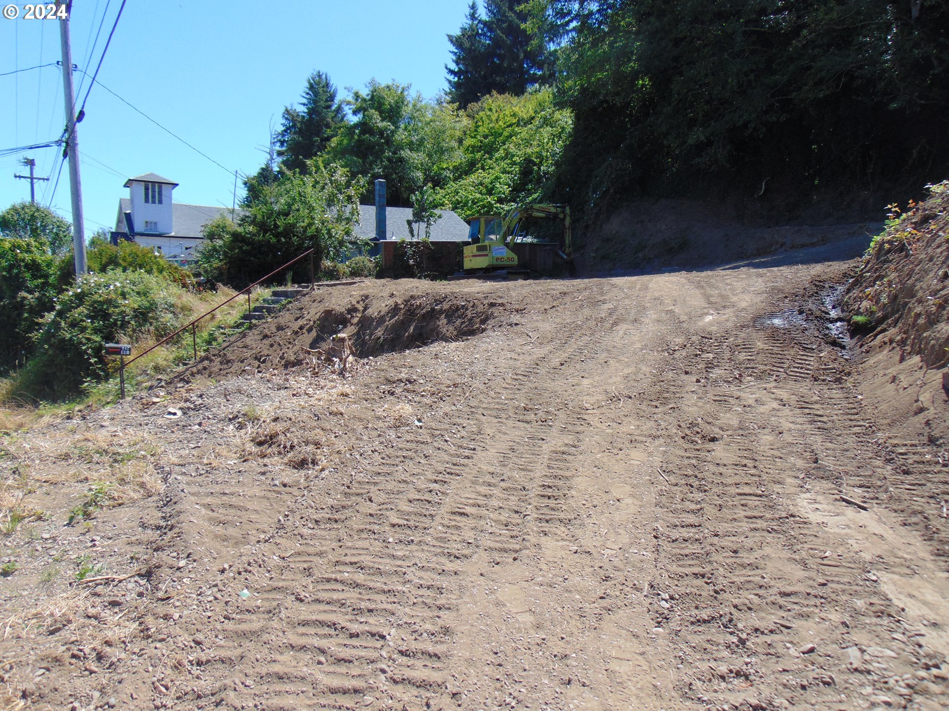 442 Elm Avenue Reedsport, OR 97467 - Photo 6 of 8 a view of backyard with green space