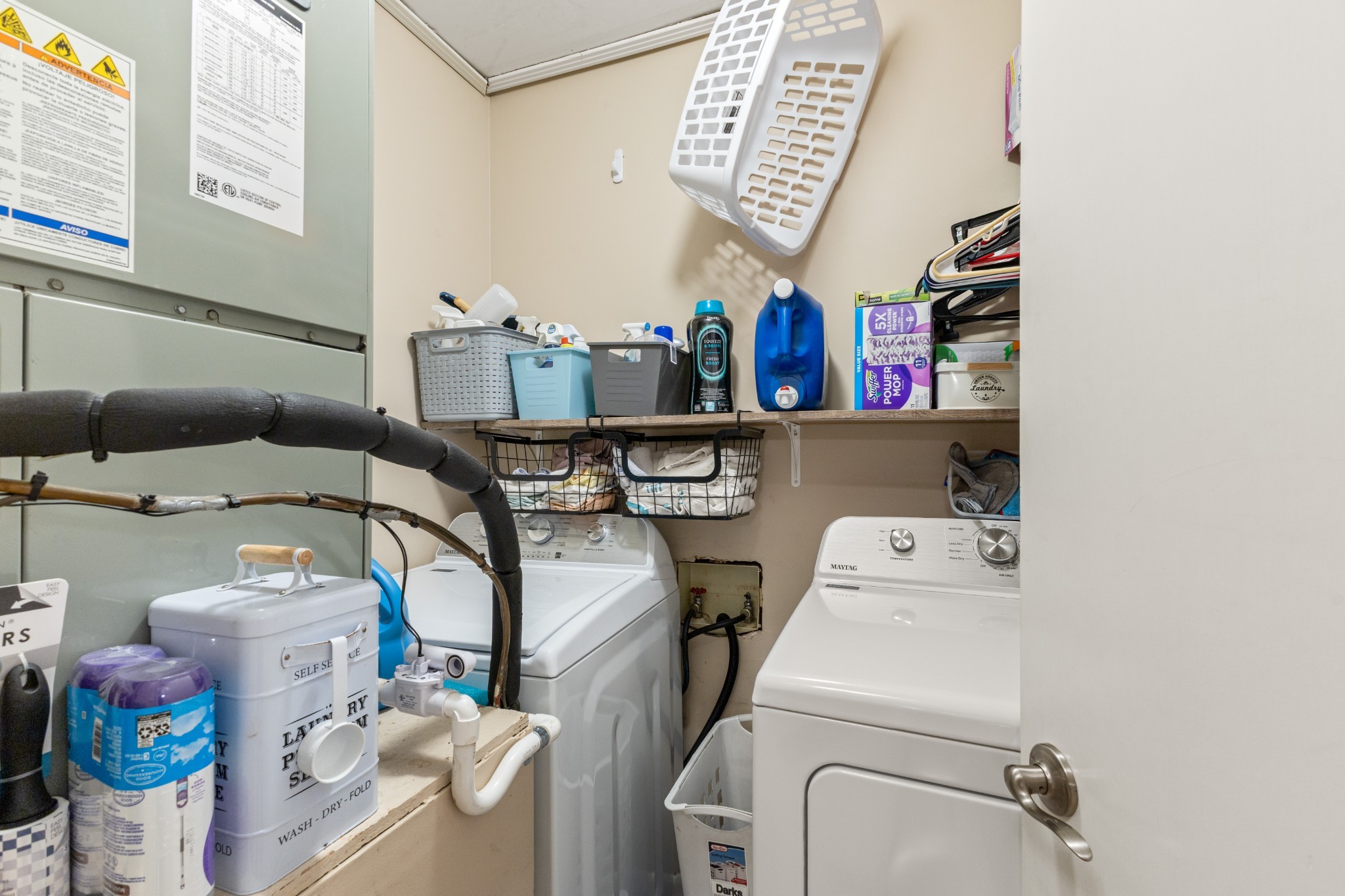 392 Feather Ridge Road Charlotte, TN 37036 - Photo 10 of 31 a utility room with dryer and washer