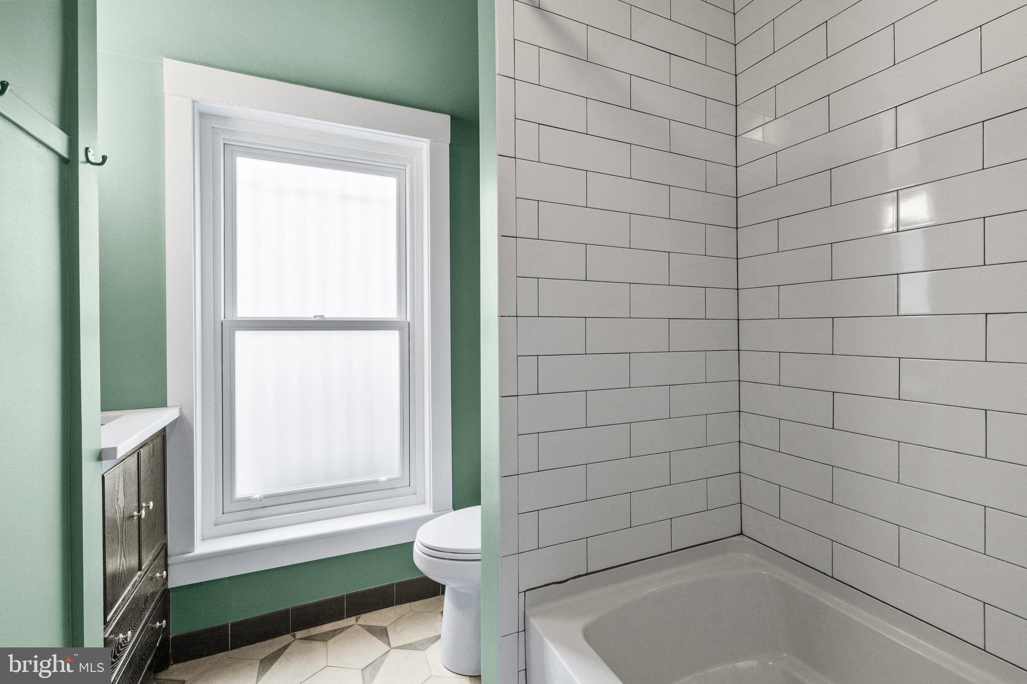 340 South Smedley Street Philadelphia, PA 19103 - Photo 32 of 38 a bathroom with a bathtub and a shower