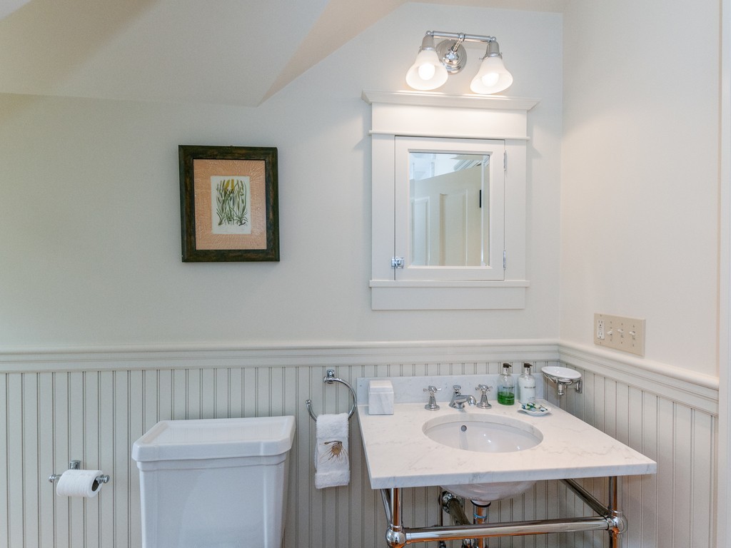 24 High Street Medfield, MA 02052 - Photo 11 of 30