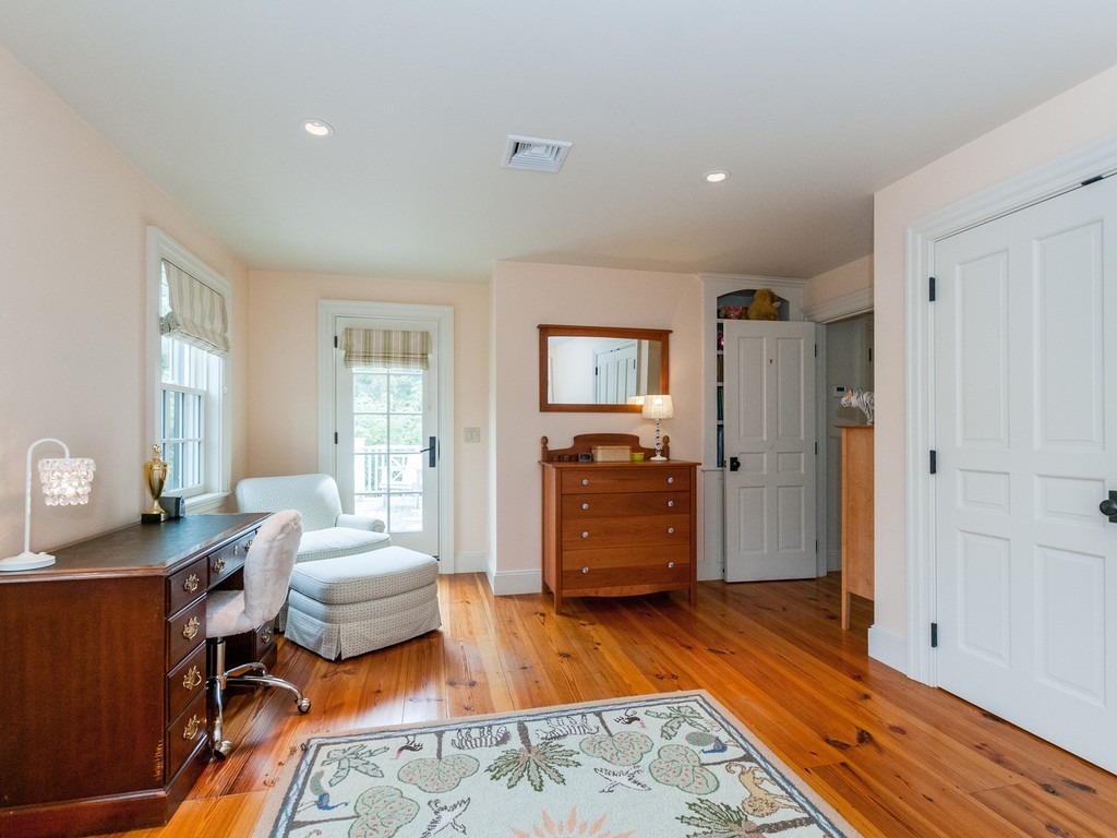 24 High Street Medfield, MA 02052 - Photo 16 of 30