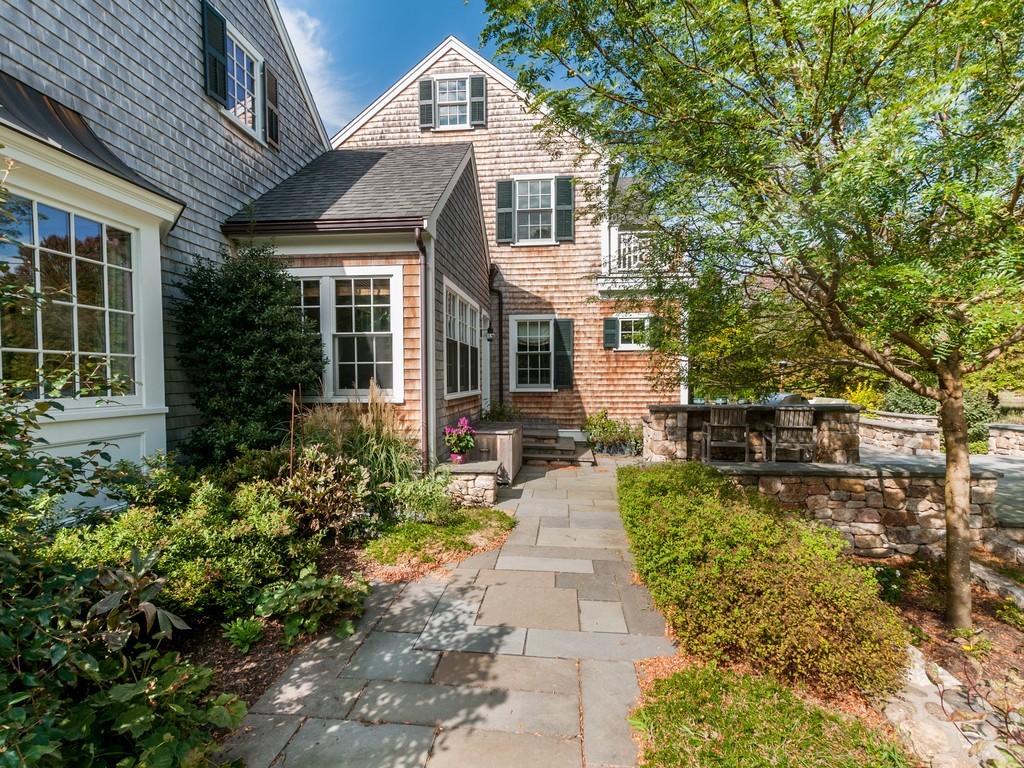 24 High Street Medfield, MA 02052 - Photo 2 of 30