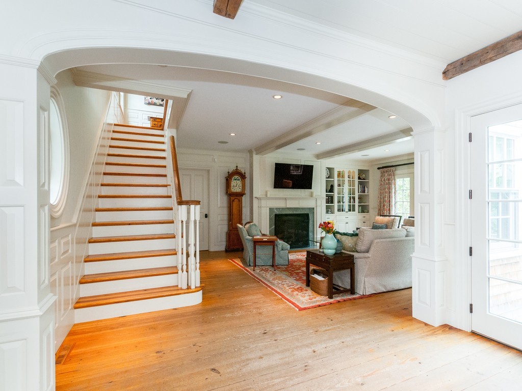 24 High Street Medfield, MA 02052 - Photo 7 of 30