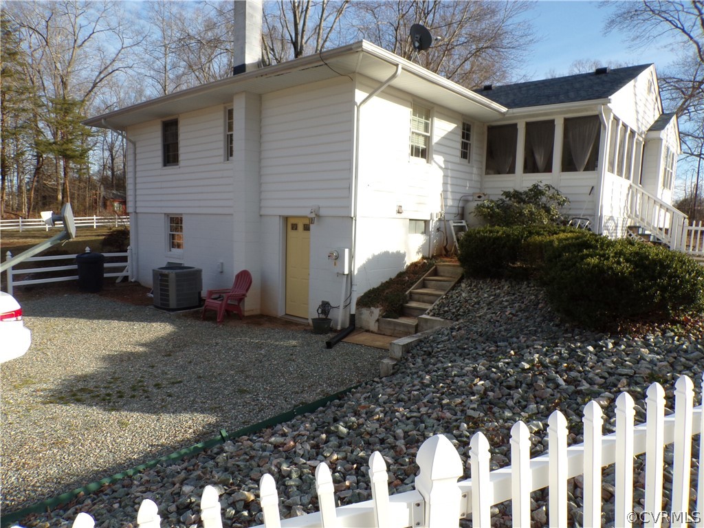 1805 Nichols Road Powhatan, VA 23139 - Photo 18 of 28 Gallery Image 18