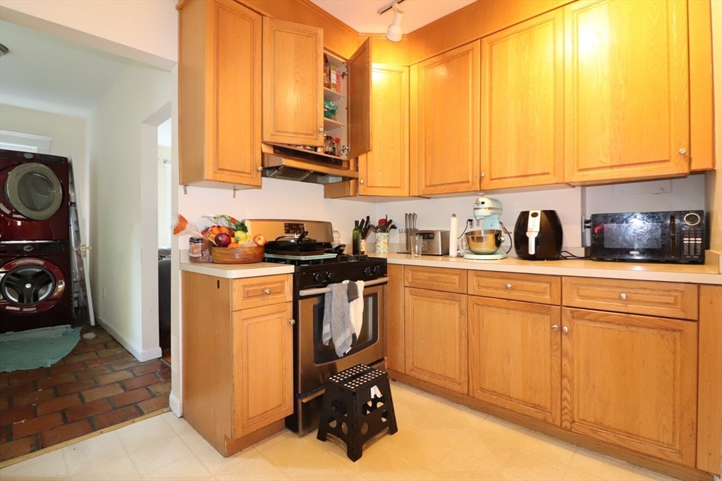 40 Atherton Road, Unit 2 Brookline, MA 02446 - Photo 5 of 25