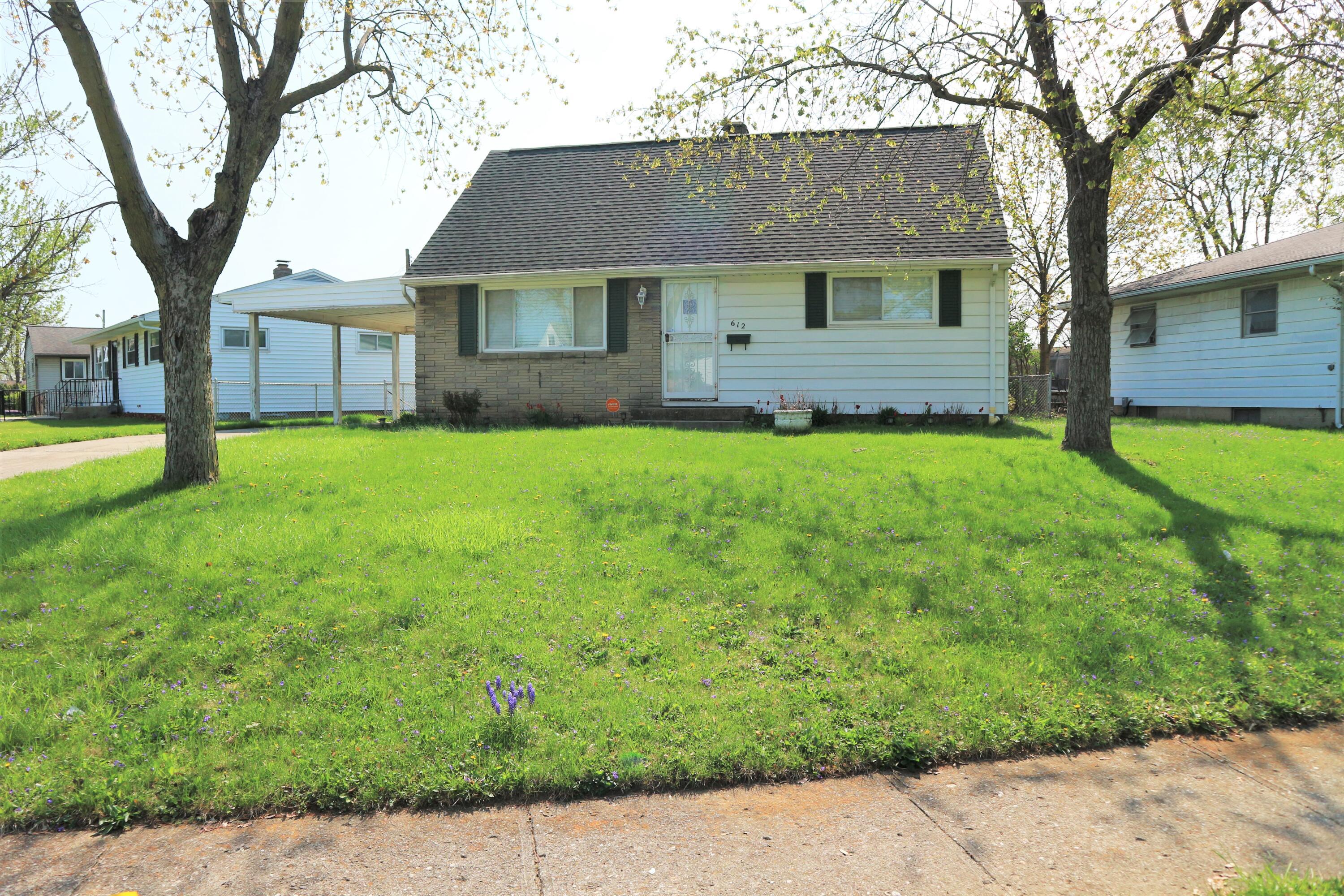 612 Roth Avenue Columbus, OH 43228 - Photo 1 of 10 IMG_3846