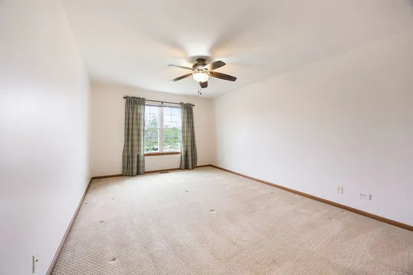 $300,000 | 909 Fox Chase Drive, Round Lake Beach, IL 60073