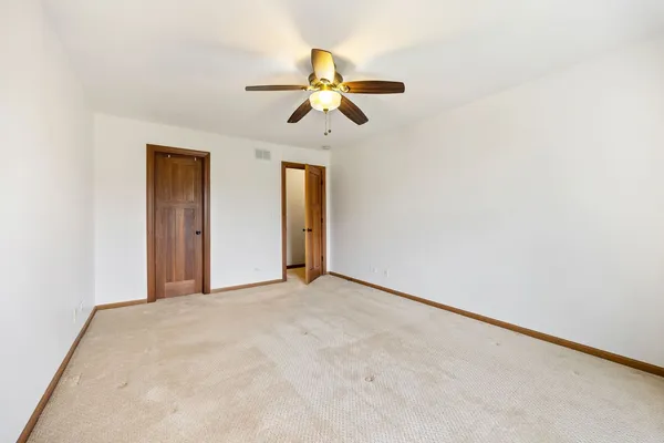 $300,000 | 909 Fox Chase Drive, Round Lake Beach, IL 60073