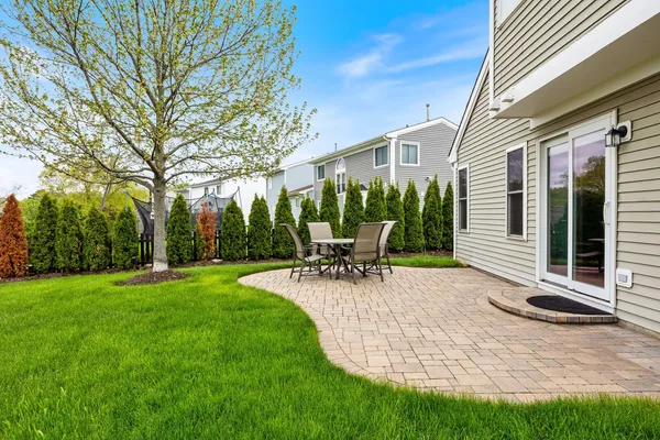 $300,000 | 909 Fox Chase Drive, Round Lake Beach, IL 60073