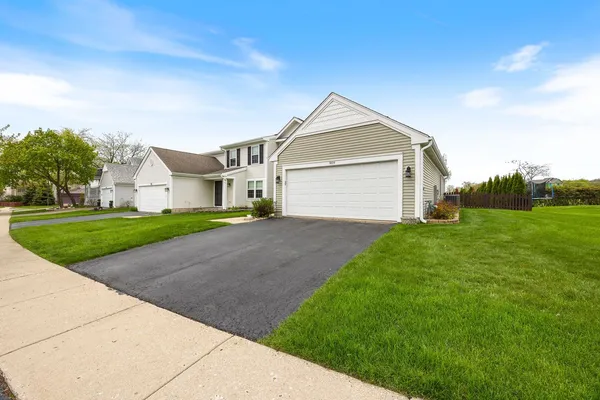 $300,000 | 909 Fox Chase Drive, Round Lake Beach, IL 60073