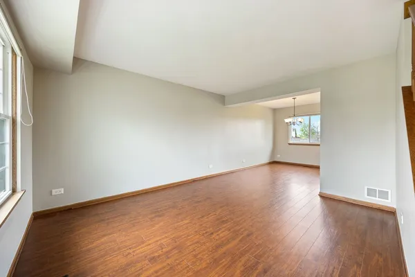 $300,000 | 909 Fox Chase Drive, Round Lake Beach, IL 60073