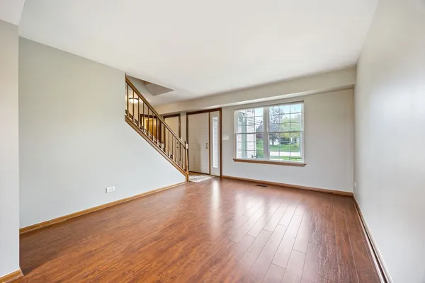 $300,000 | 909 Fox Chase Drive, Round Lake Beach, IL 60073