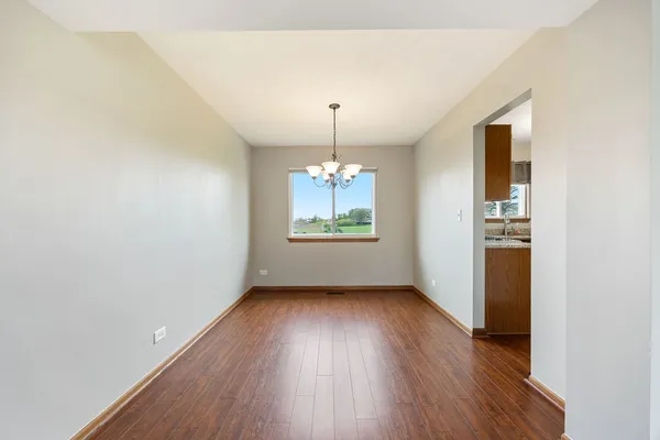 $300,000 | 909 Fox Chase Drive, Round Lake Beach, IL 60073