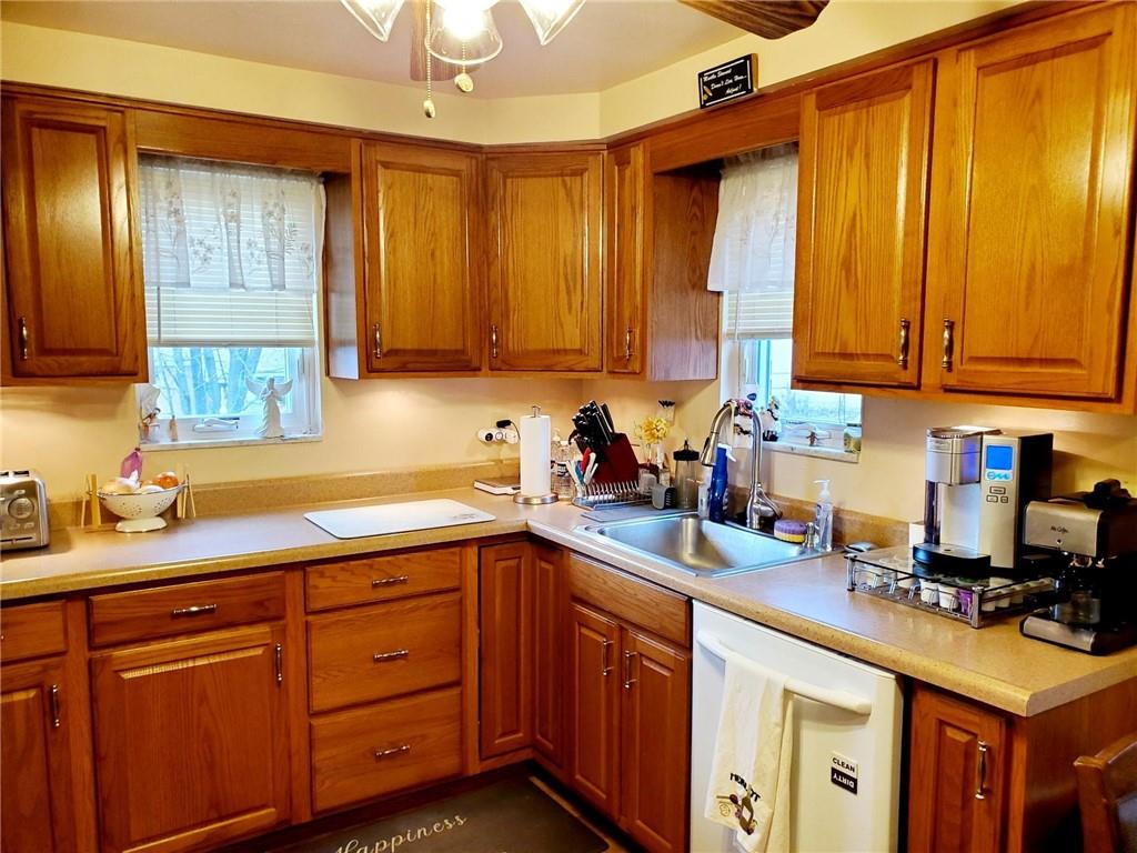 5344 Meadowcrest Road Pittsburgh, PA 15236 - Photo 15 of 18 Gallery Image 15