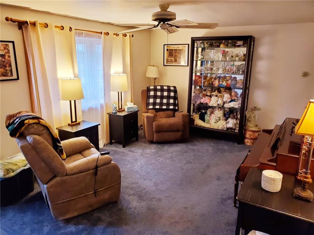 5344 Meadowcrest Road Pittsburgh, PA 15236 - Photo 6 of 18 Gallery Image 6