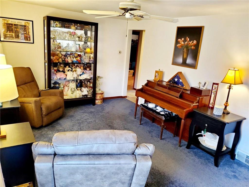 5344 Meadowcrest Road Pittsburgh, PA 15236 - Photo 7 of 18 Gallery Image 7