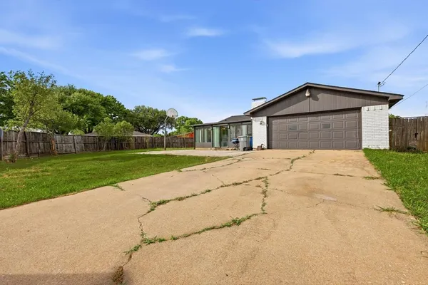 $450,000 | 3304 Bellingham Court, Dallas, TX 75228