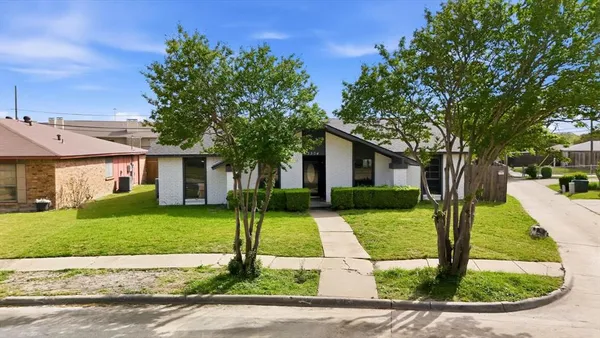 $450,000 | 3304 Bellingham Court, Dallas, TX 75228