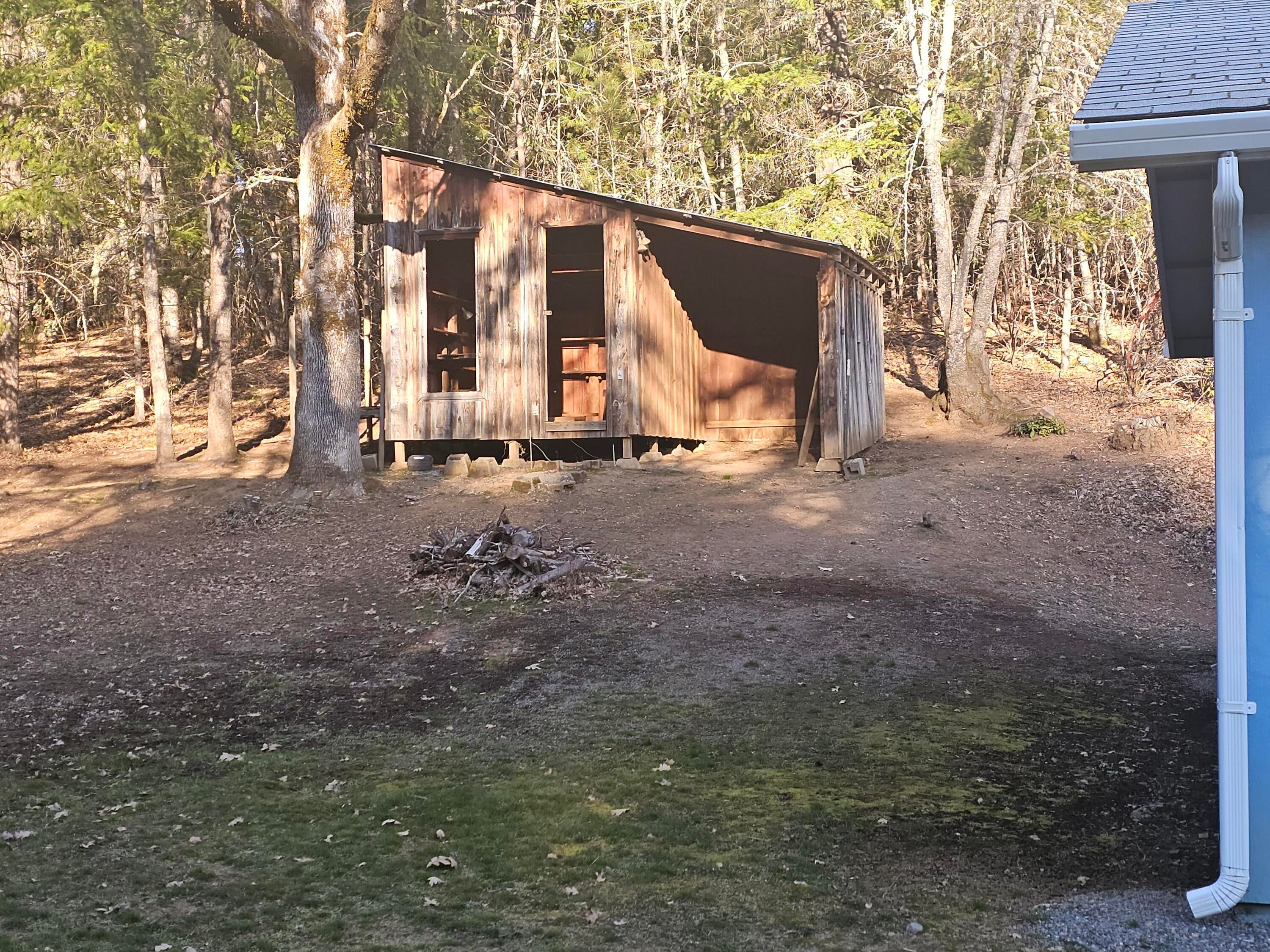 420 Draper Valley Road Selma, OR 97538 - Photo 5 of 12 20250126_153928