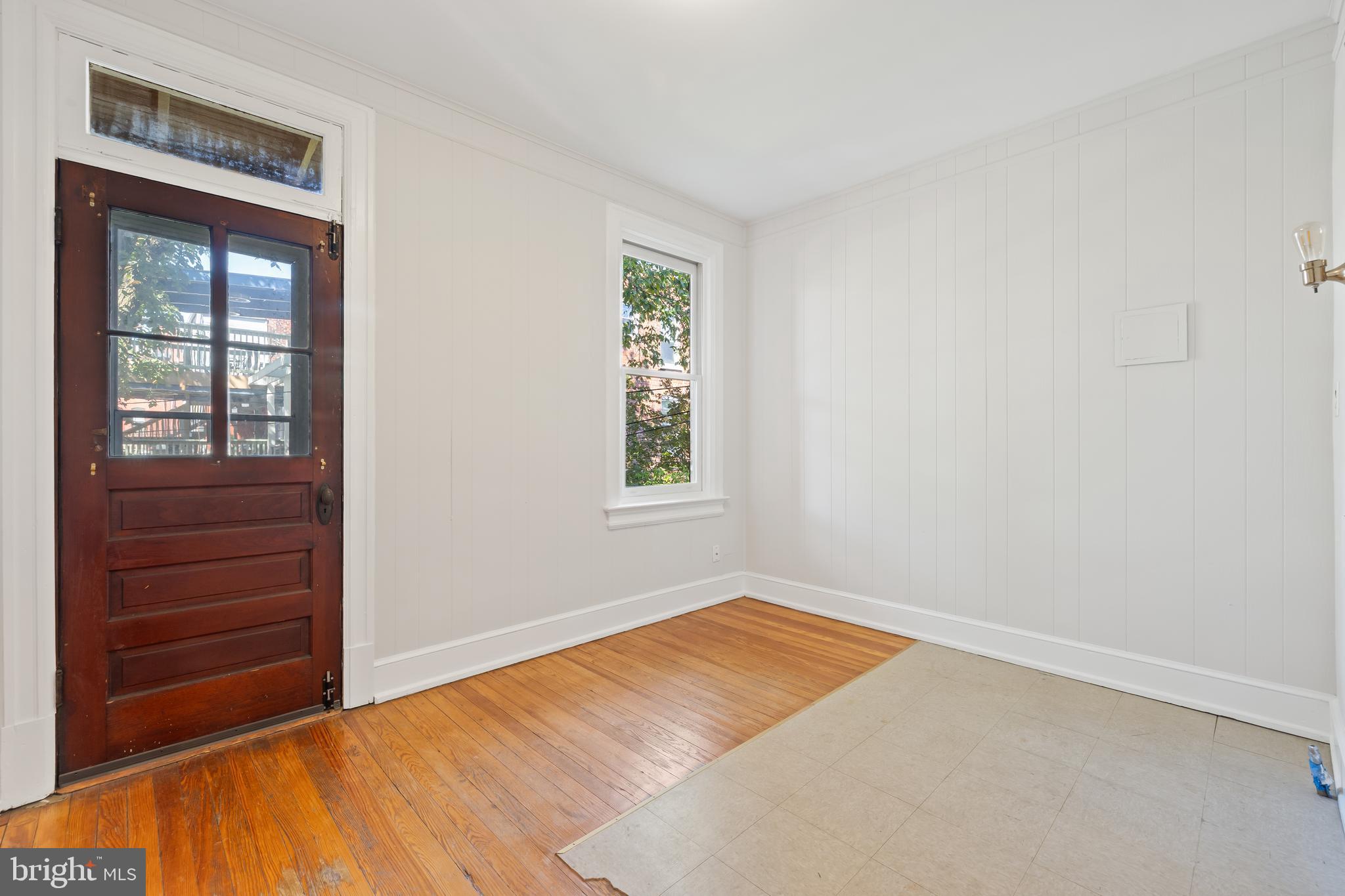 2724 13th Street Northwest Washington, DC 20009 - Photo 30 of 49 an empty room with windows