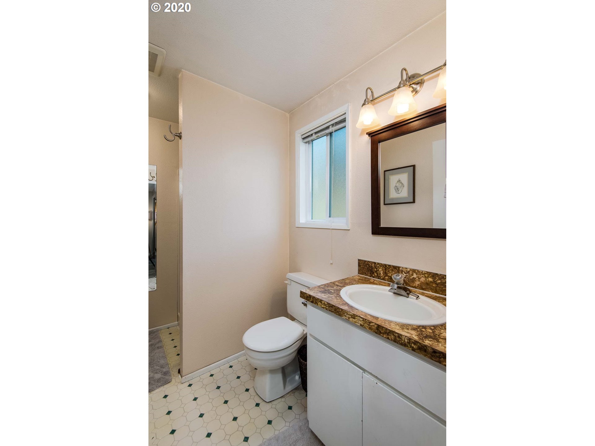 4041 Dillard Road Eugene, OR 97405 - Photo 14 of 32 Gallery Image 14