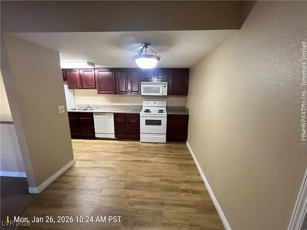 $1,100 | 5242 River Glen Drive, Unit 441, Las Vegas, NV 89103
