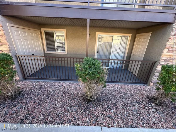 $1,100 | 5242 River Glen Drive, Unit 441, Las Vegas, NV 89103