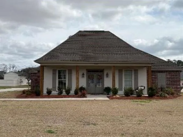 $339,000 | 753 Esperanza Drive, Port Allen, LA 70767