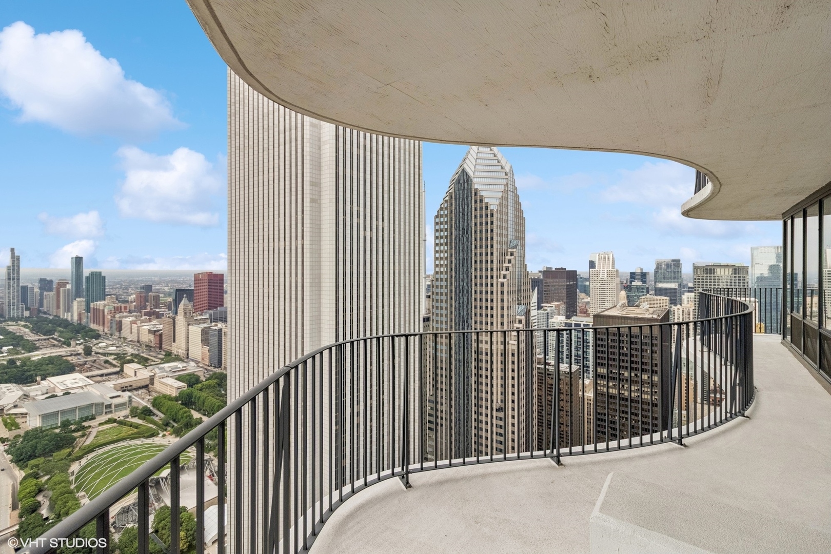 225 North Columbus Drive, Unit 6301 Chicago, IL 60601 - Photo 3 of 27