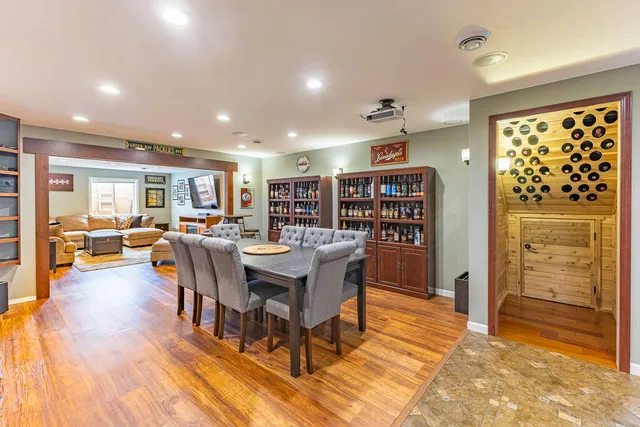 $549,000 | 905 Pioneer Drive, Holmen, WI 54636