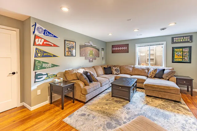 $549,000 | 905 Pioneer Drive, Holmen, WI 54636