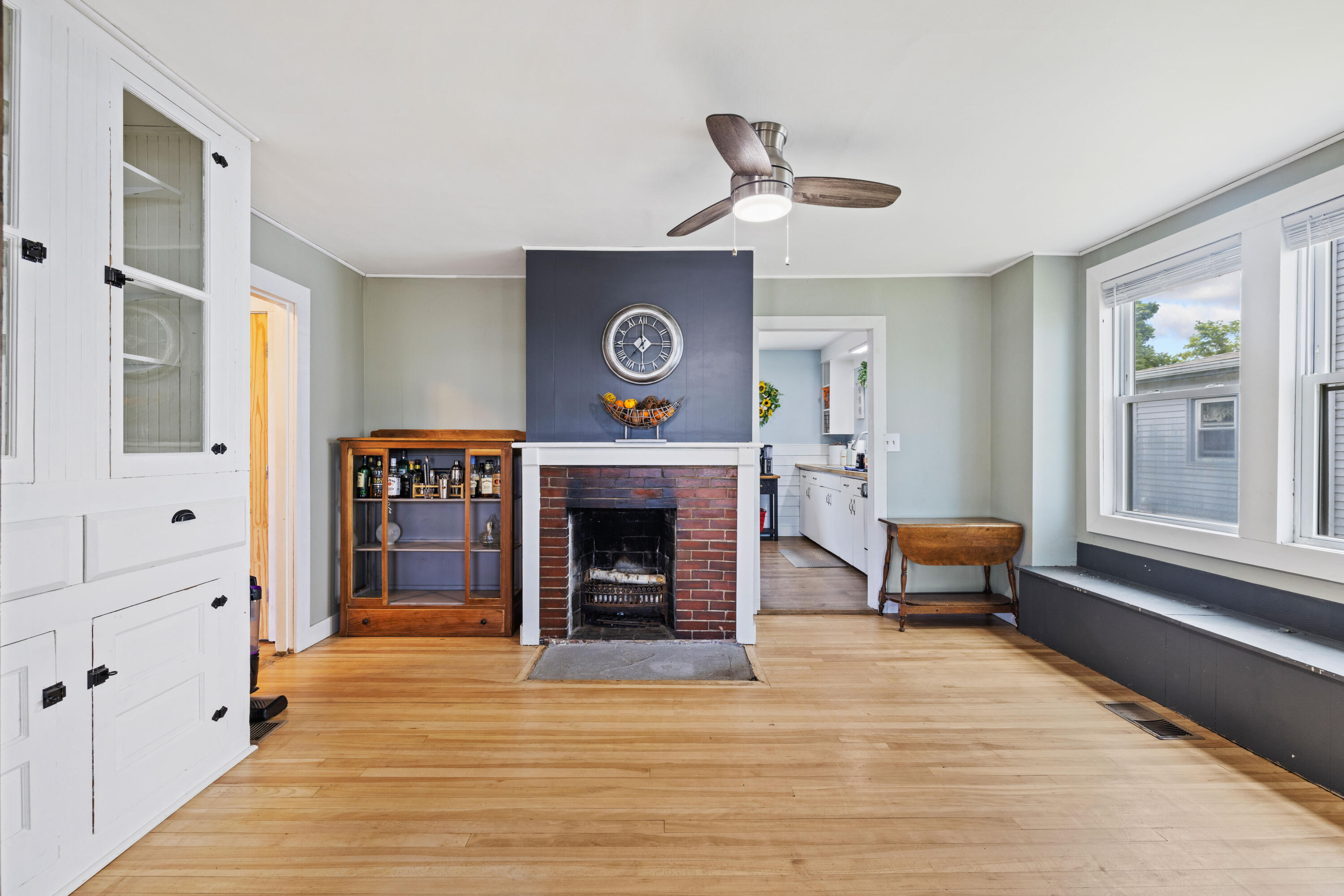 183 Graham Street Biddeford, ME 04005 - Photo 10 of 27 Living room