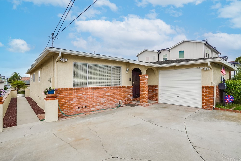 2418 Ives Lane Redondo Beach, CA 90278 - Photo 3 of 31 Exterior close up