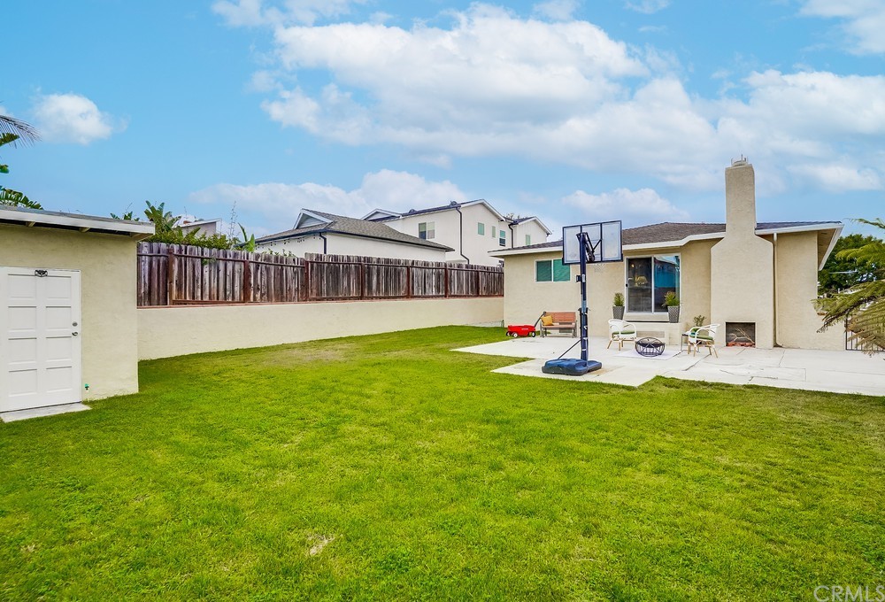 2418 Ives Lane Redondo Beach, CA 90278 - Photo 28 of 31 back yard facing the house