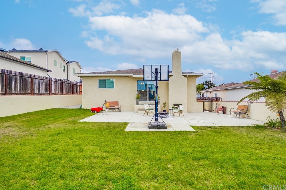 2418 Ives Lane Redondo Beach, CA 90278 - Photo 29 of 31 back yard