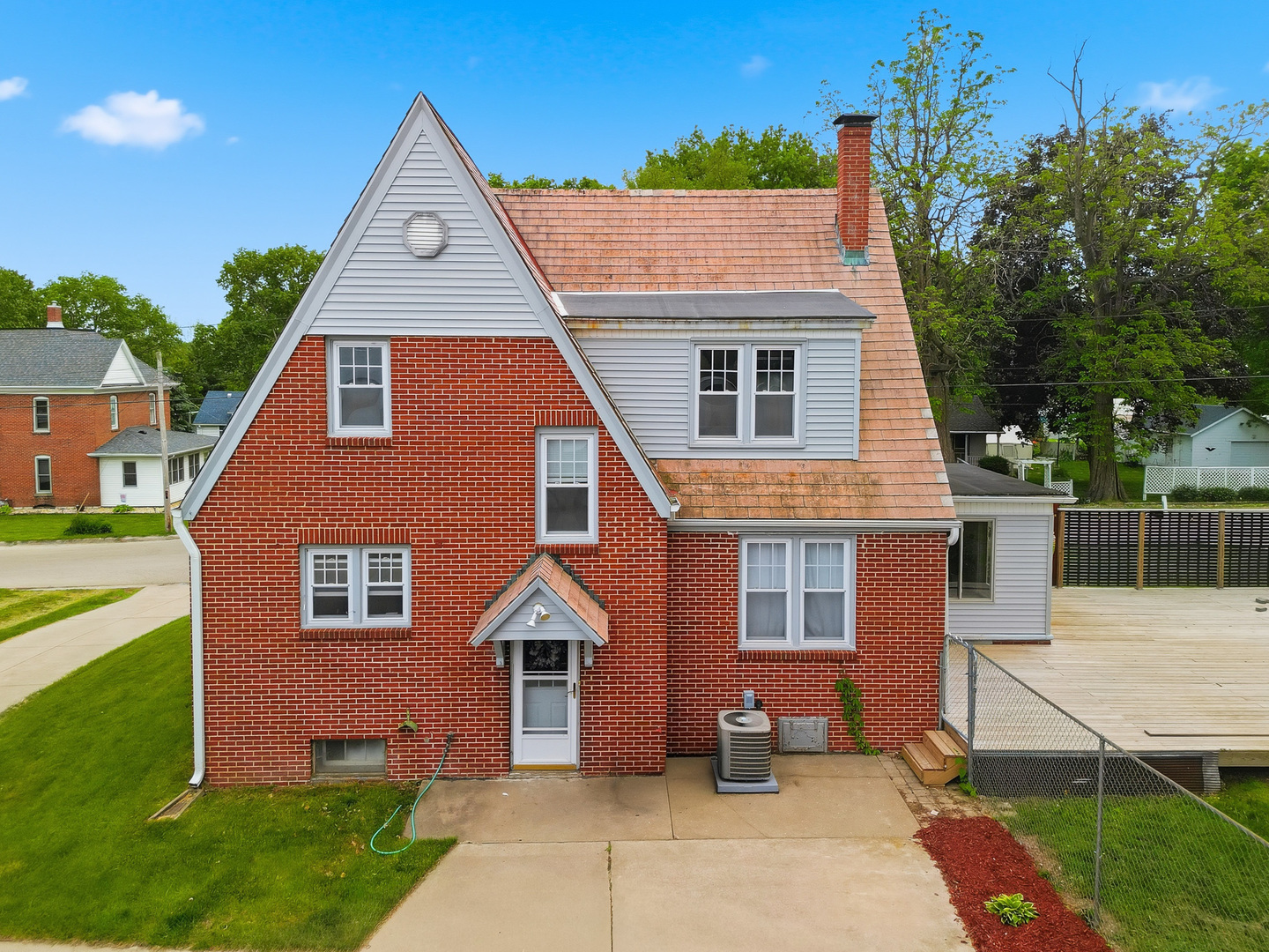 1301 Long Street Dixon, IL 61021 - Photo 7 of 47