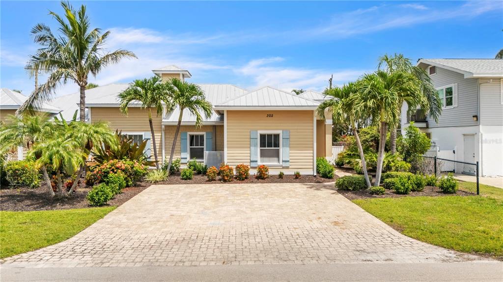302 67th Street Holmes Beach, FL 34217 - Photo 33 of 38