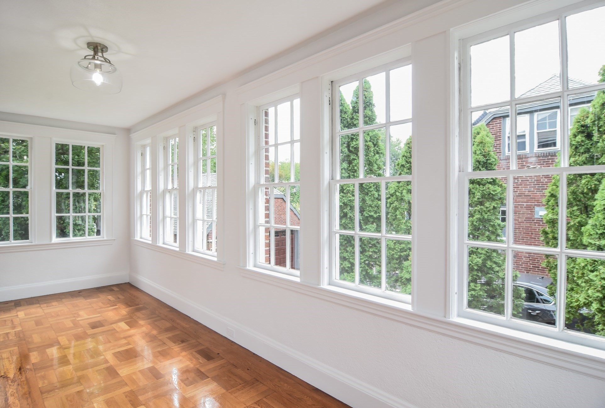 19 Stoneleigh Road Watertown, MA 02472 - Photo 10 of 41 Gallery Image 10